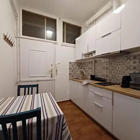 Hero's Square Apartment *